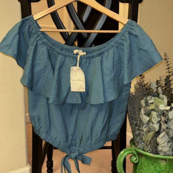 Hem & Threads women’s blouse size small NWT - Picture 3 of 7